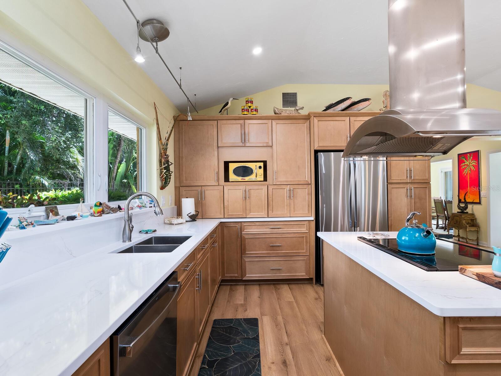 Image 21 of 59 For 2212 6th Street W