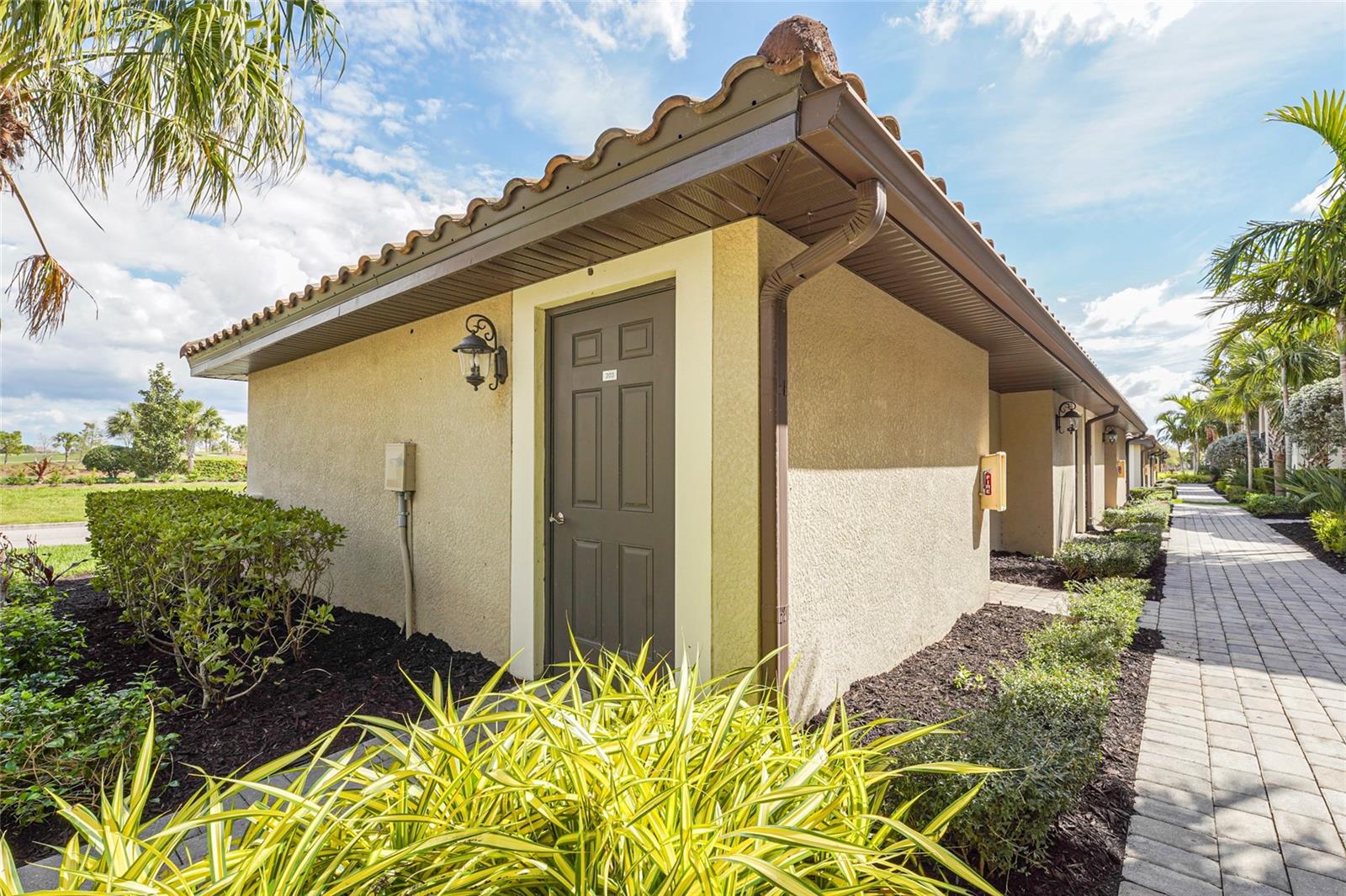Image 42 of 84 For 5517 Palmer Circle 203