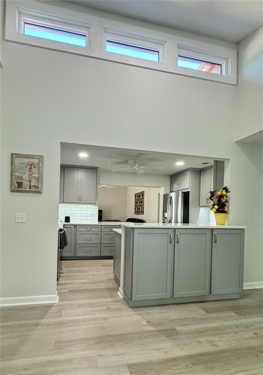 Listing photo id 8 for 6403 Meadowlark Lane