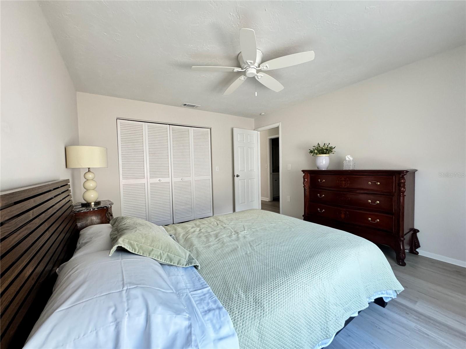 Listing photo id 26 for 6403 Meadowlark Lane