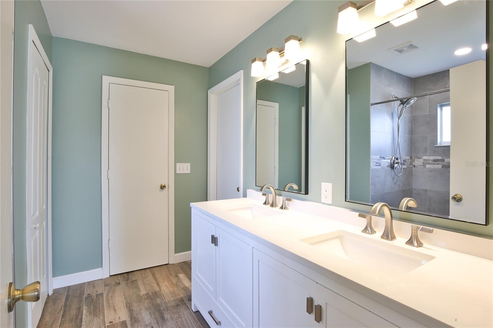 Image 43 of 60 For 4920 Breakwater Drive
