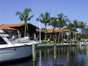 Listing photo id 9 for 2600 Harbourside Drive H-09