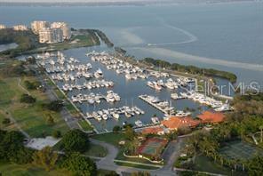 Listing photo id 13 for 2600 Harbourside Drive H-09