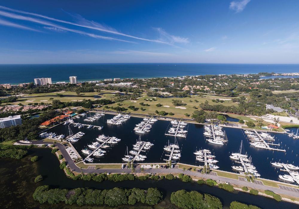 Listing photo id 17 for 2600 Harbourside Drive H-09