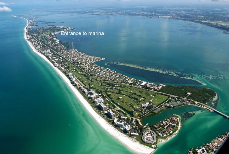 Listing photo id 19 for 2600 Harbourside Drive H-09