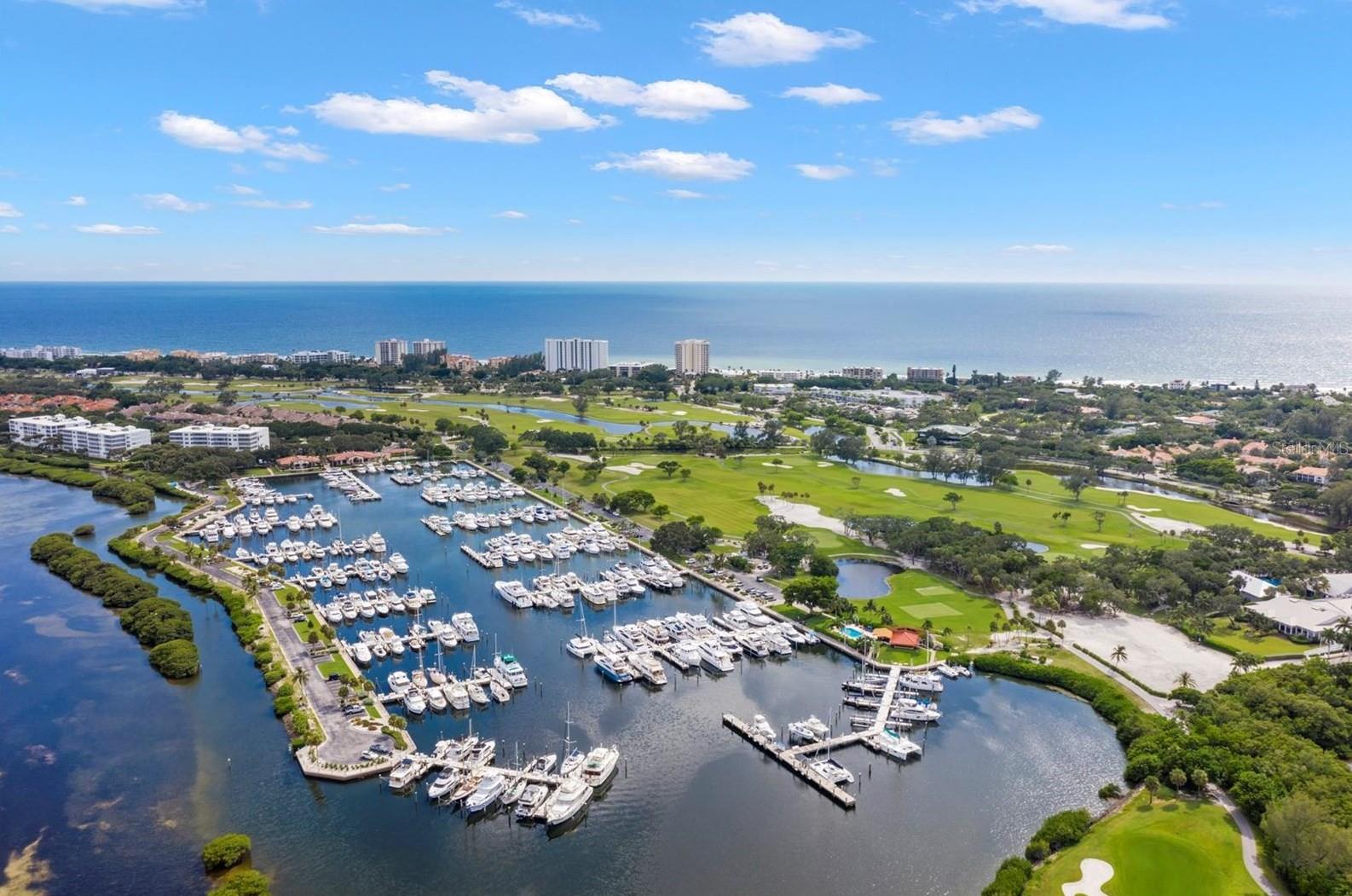 Listing photo id 2 for 2600 Harbourside Drive H-09