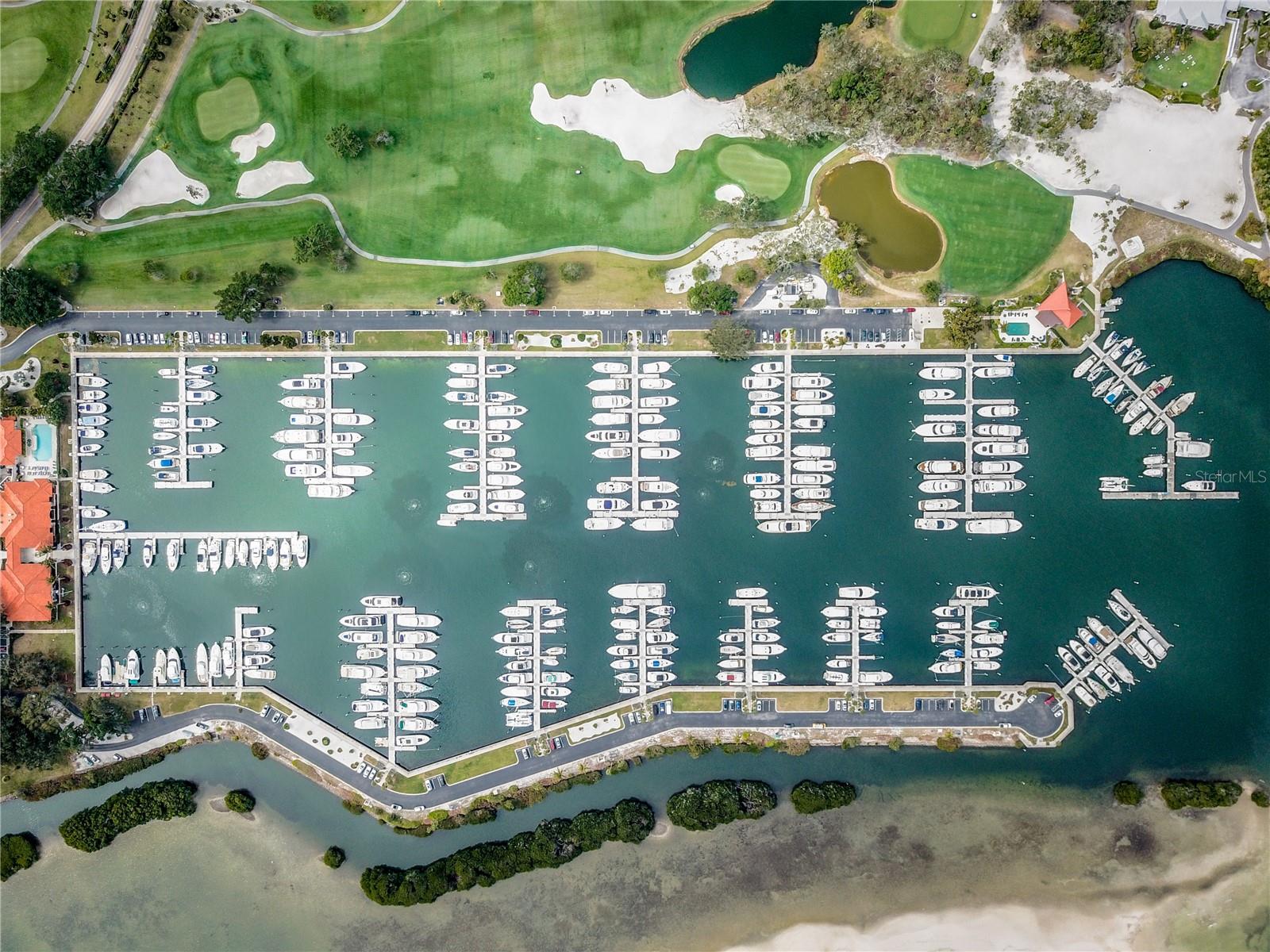 Listing photo id 5 for 2600 Harbourside Drive H-09