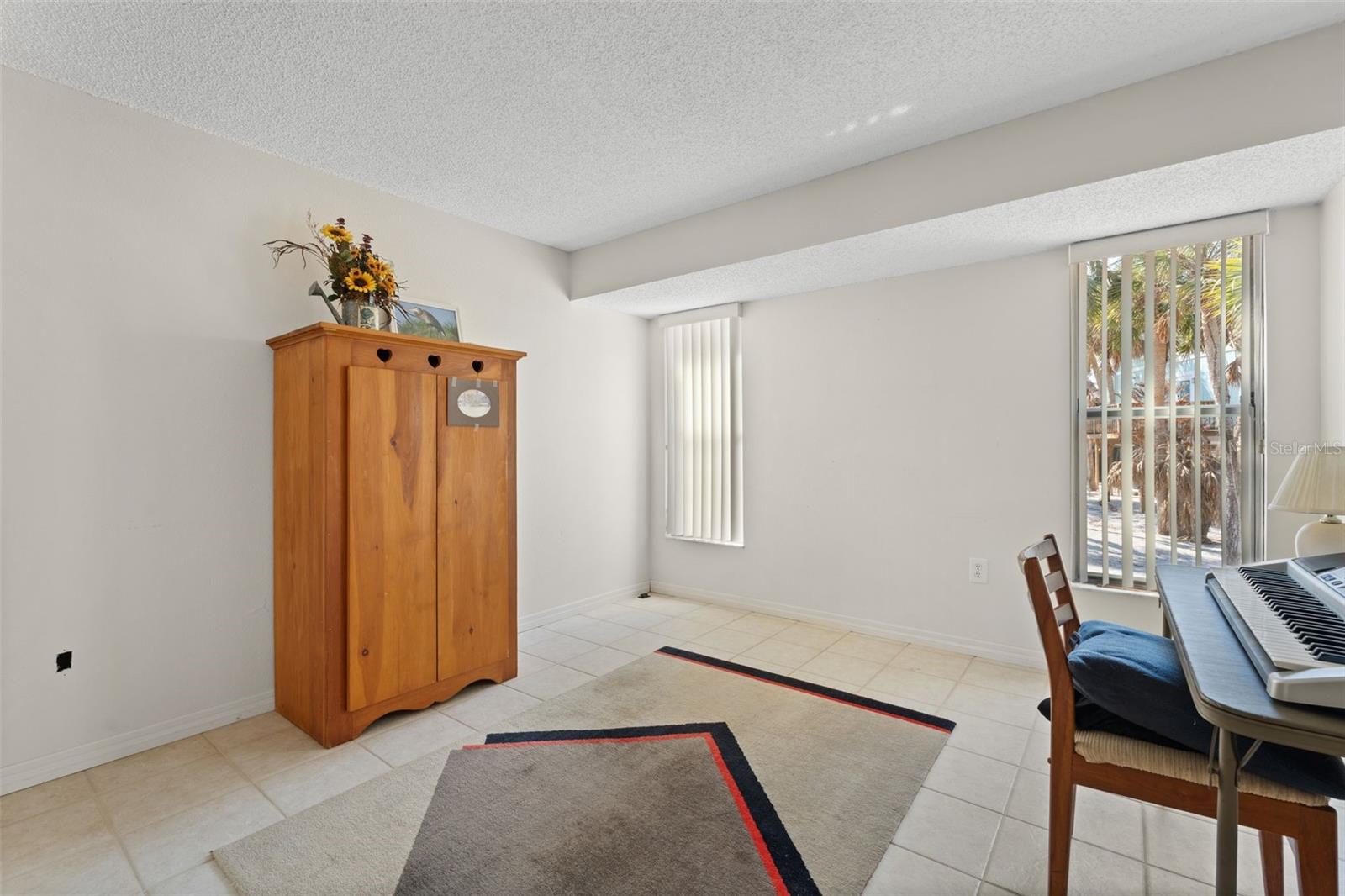 Listing photo id 14 for 3030 Beach Road A