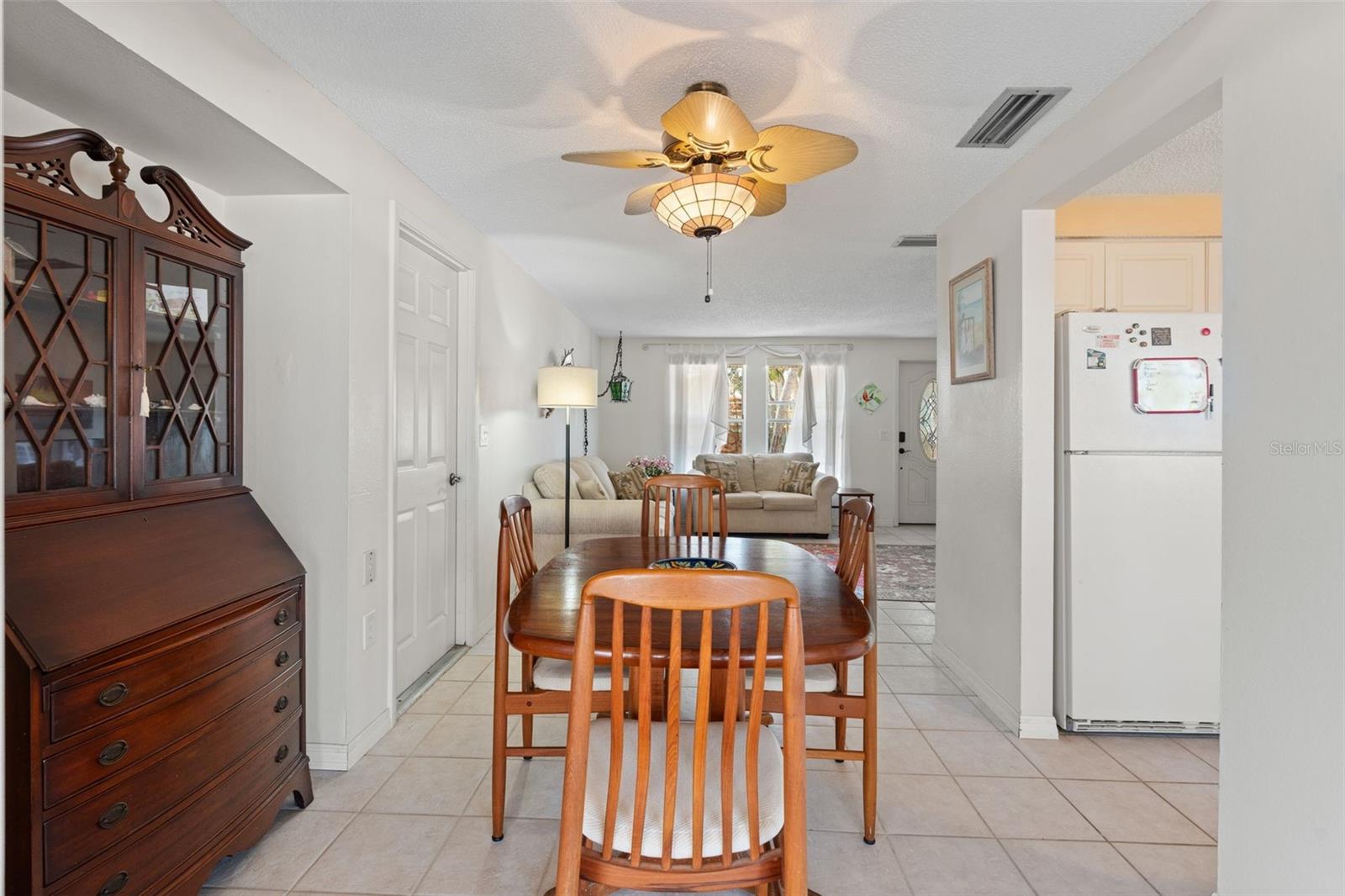 Listing photo id 19 for 3030 Beach Road A