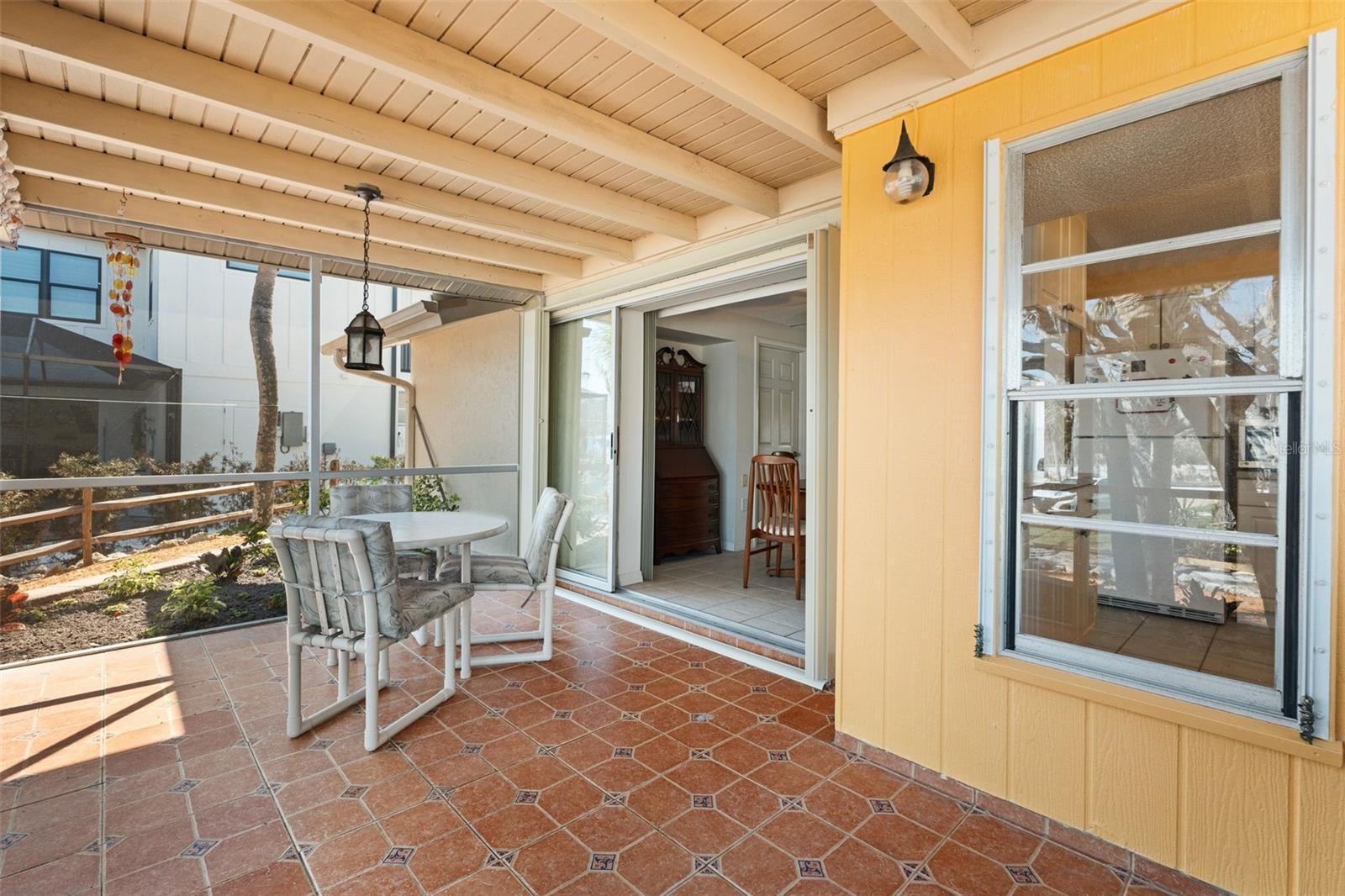 Listing photo id 24 for 3030 Beach Road A