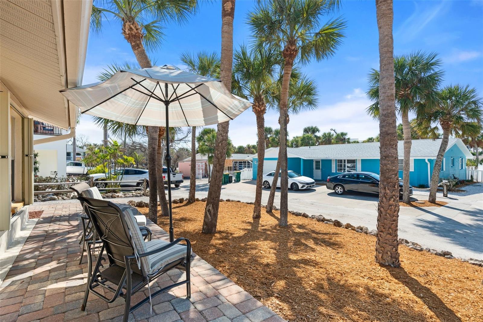 Listing photo id 25 for 3030 Beach Road A