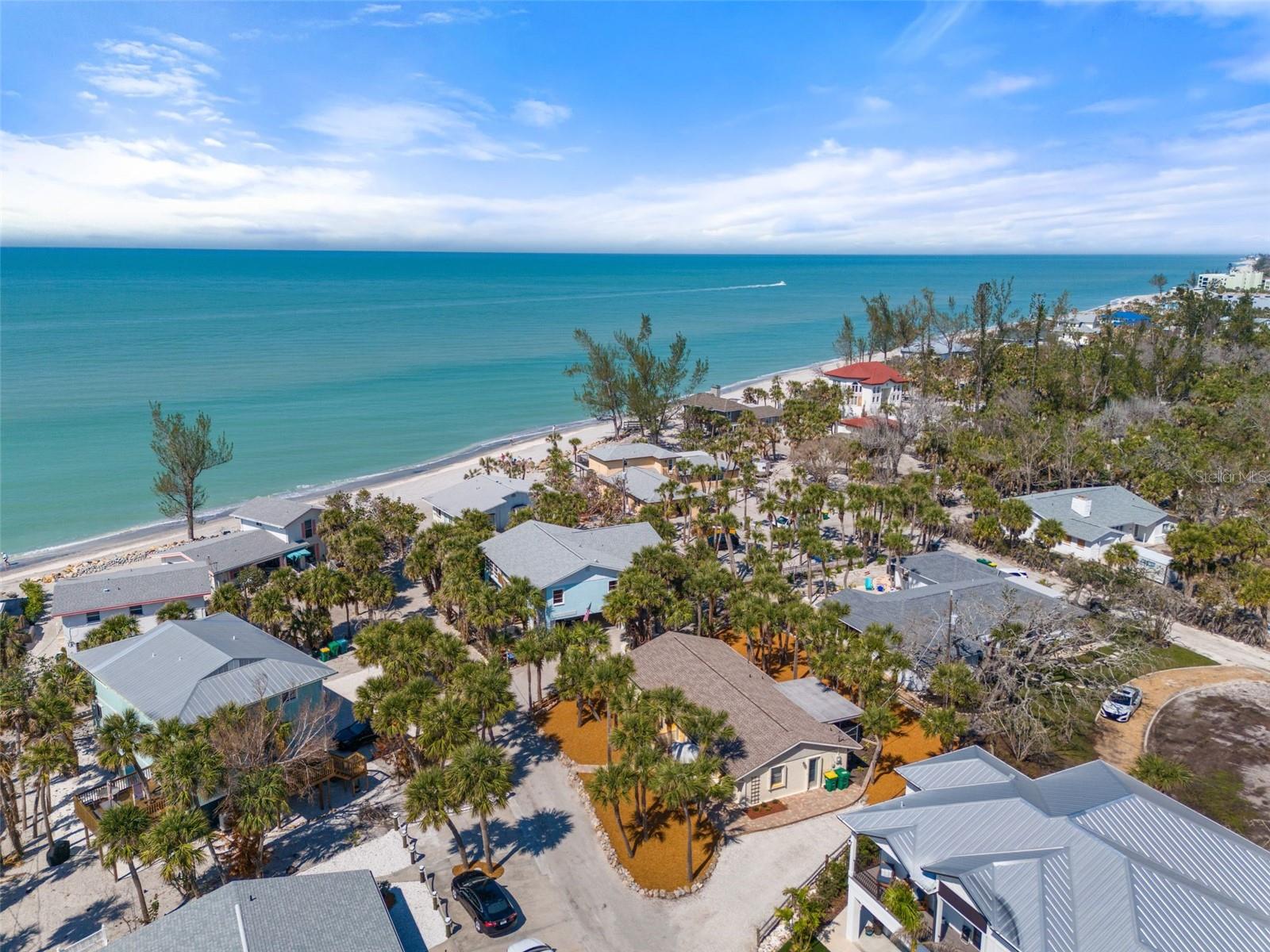 Listing photo id 33 for 3030 Beach Road A
