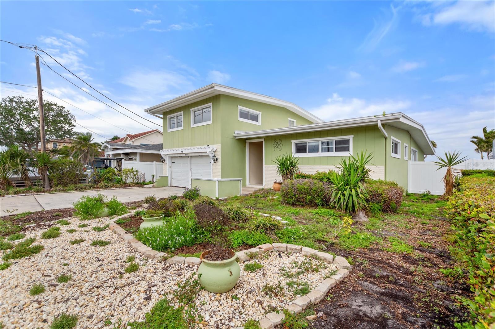 Details for 16103 6th Street E, REDINGTON BEACH, FL 33708