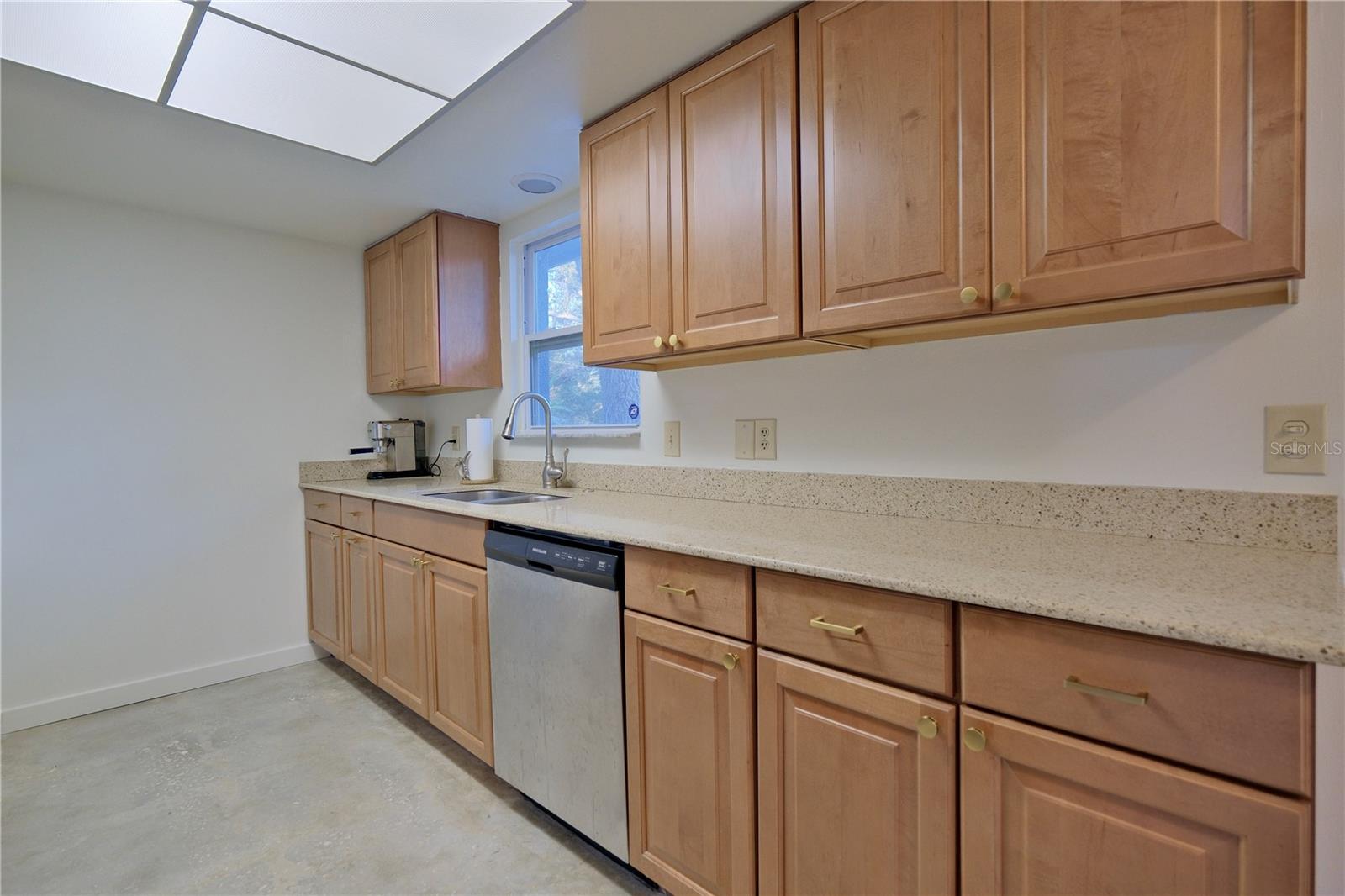 Image 15 of 29 For 4015 11th Avenue W