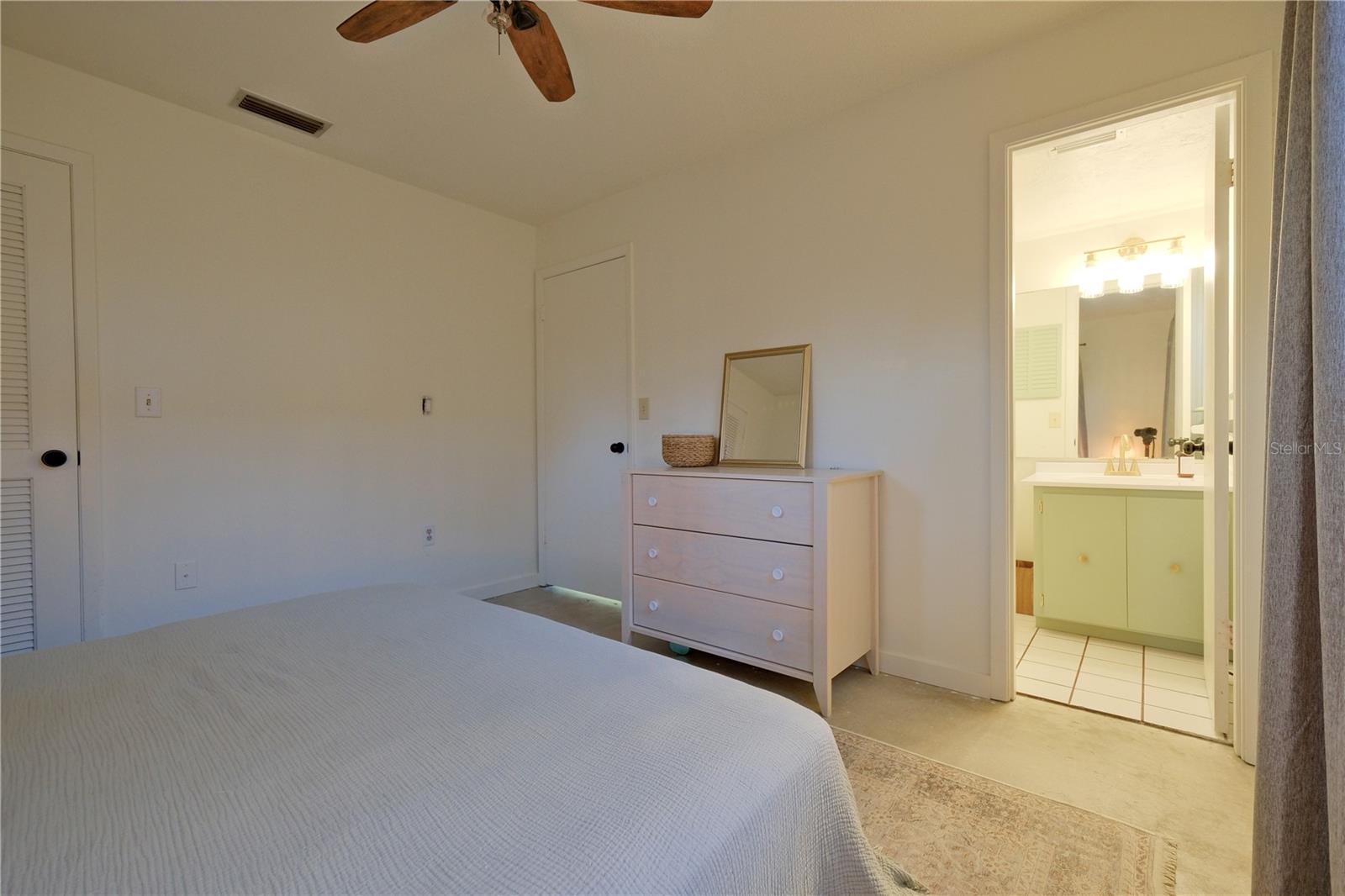 Image 19 of 29 For 4015 11th Avenue W