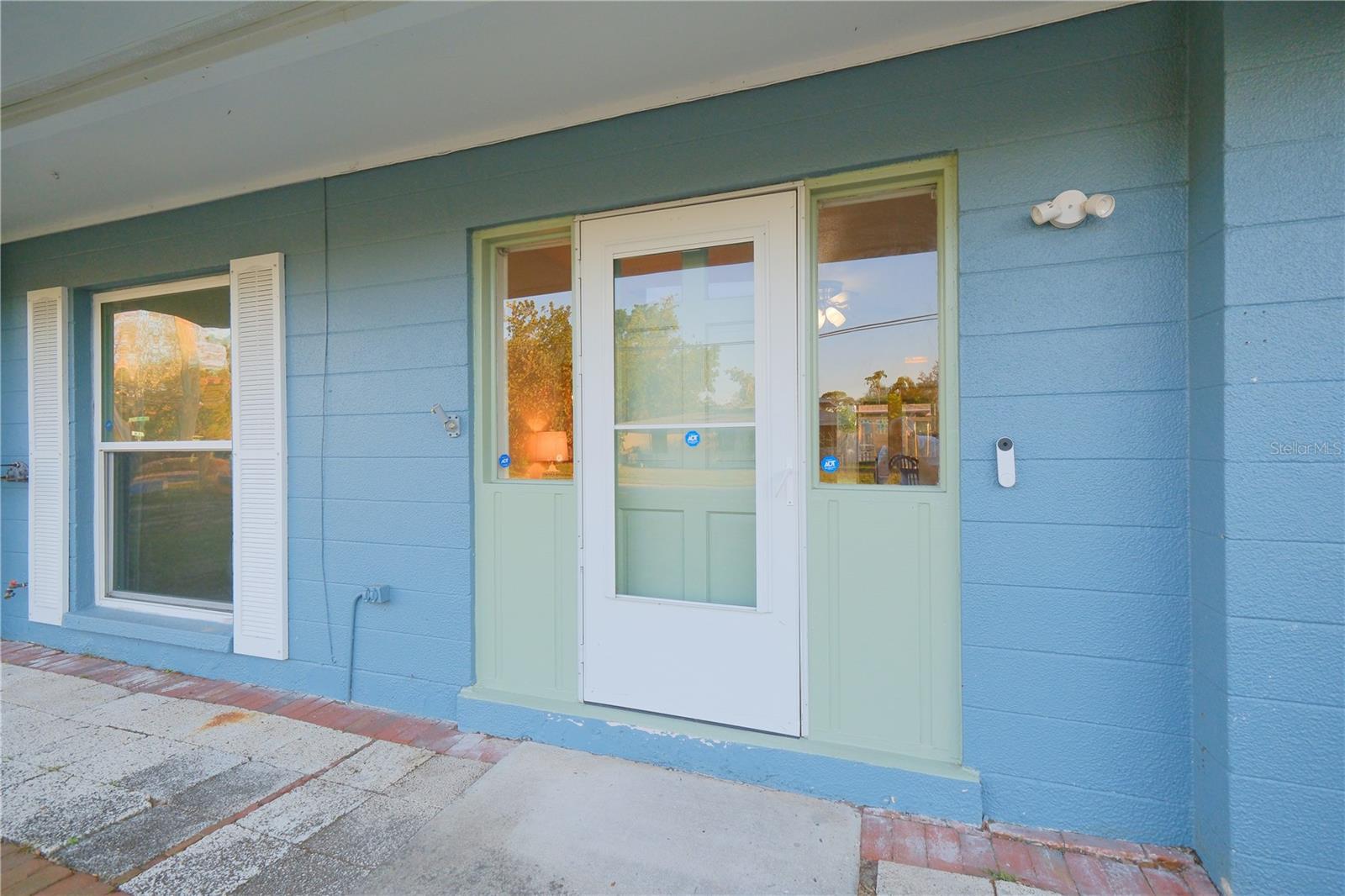Image 3 of 29 For 4015 11th Avenue W