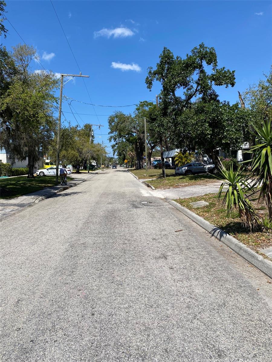 Image 4 of 7 For 518 7th Avenue W