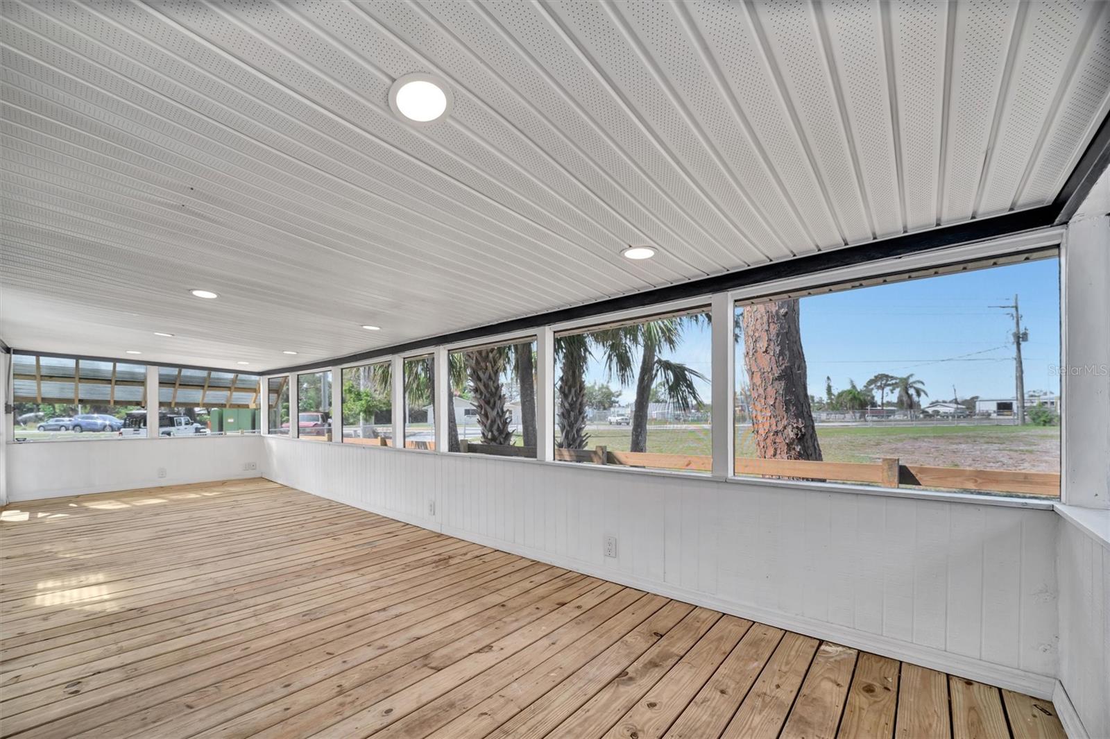 Image 22 of 41 For 5061 Placida Road A