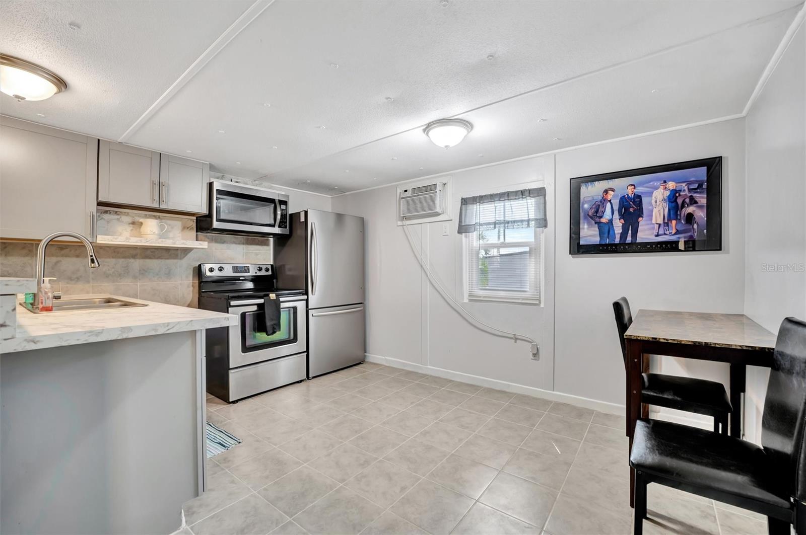 Image 25 of 41 For 5061 Placida Road A