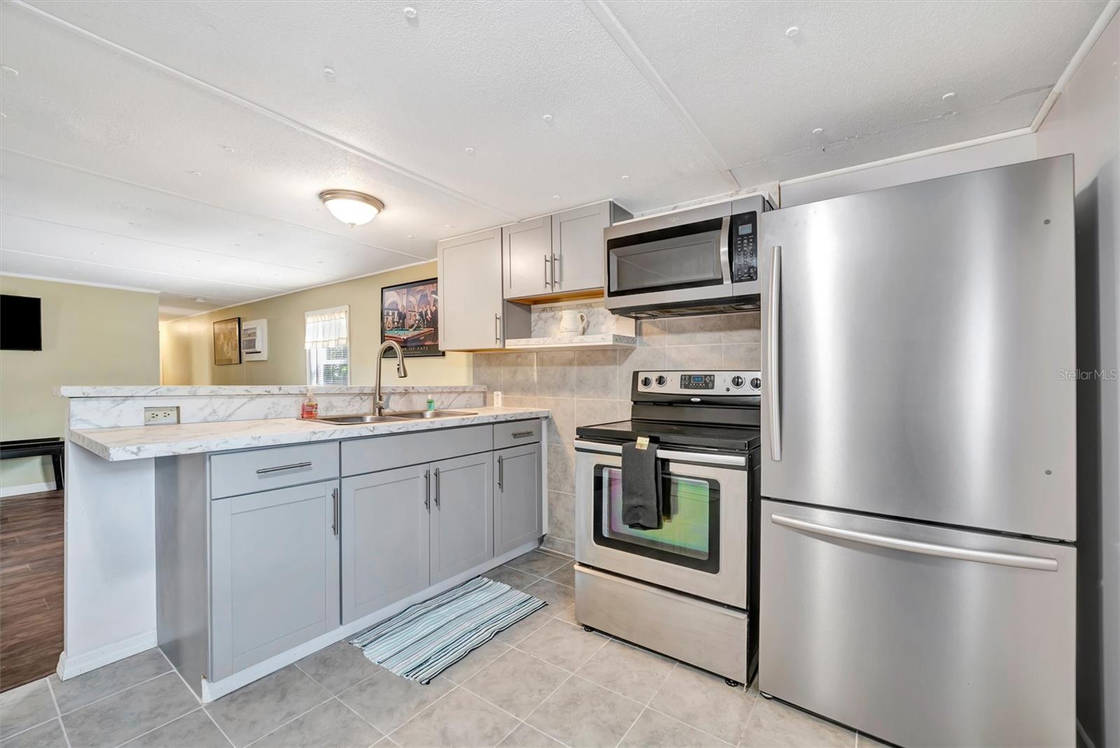 Image 26 of 41 For 5061 Placida Road A