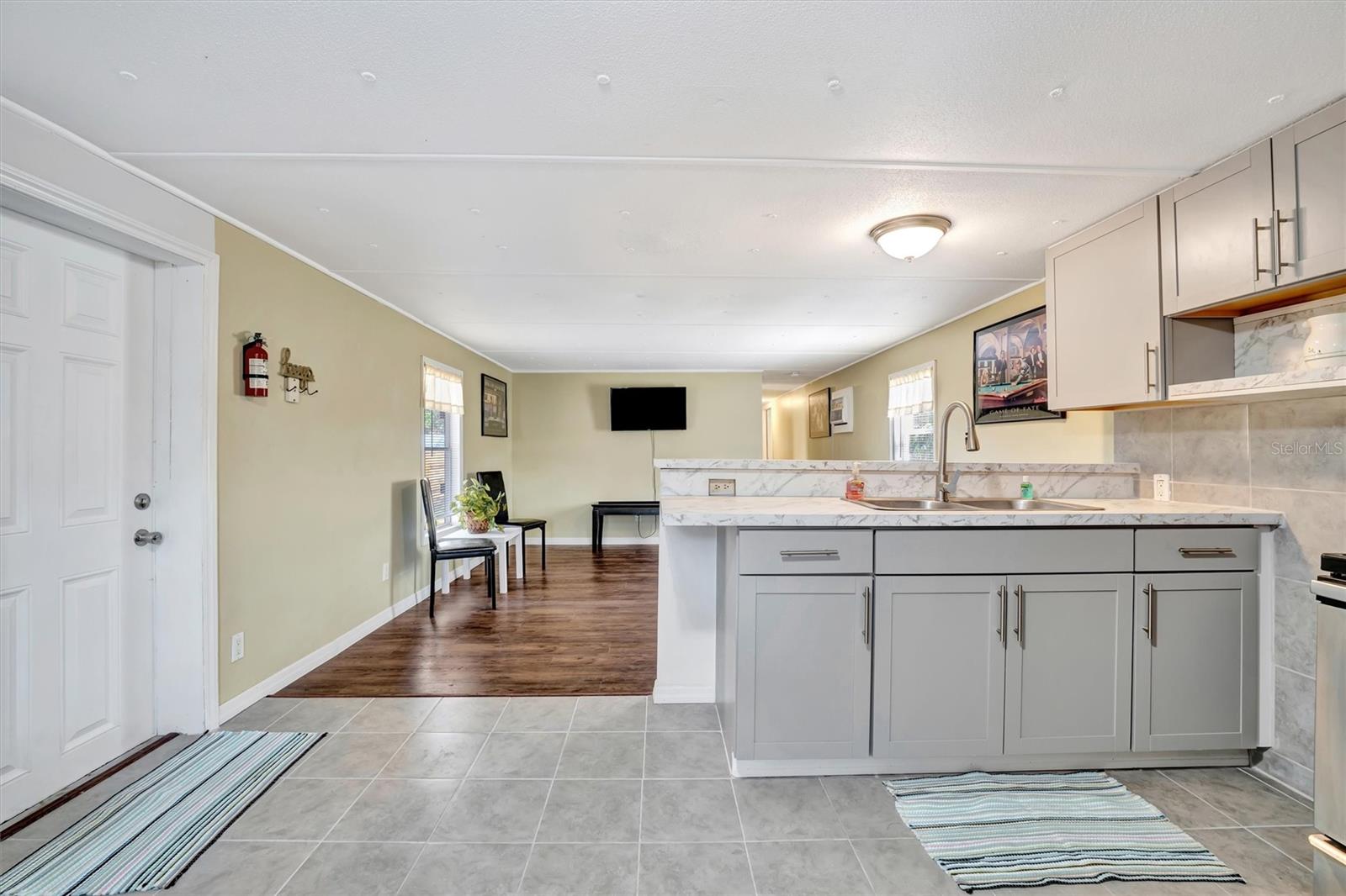Image 27 of 41 For 5061 Placida Road A
