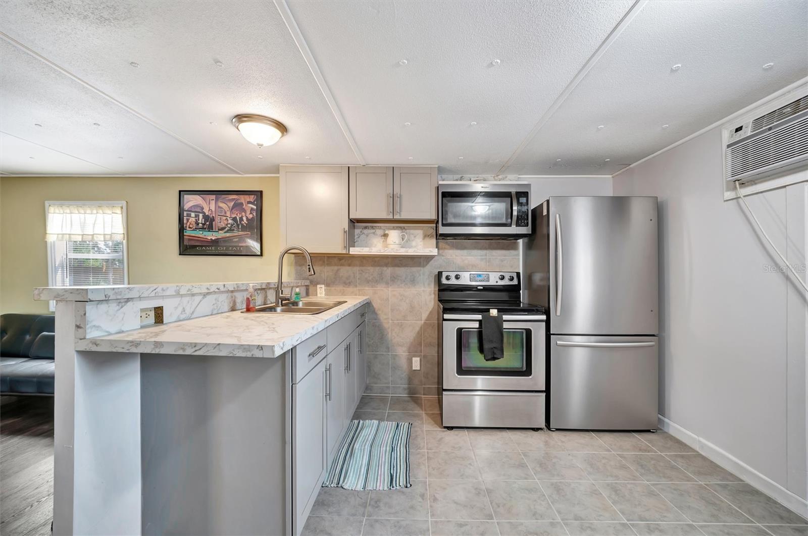 Image 29 of 41 For 5061 Placida Road A