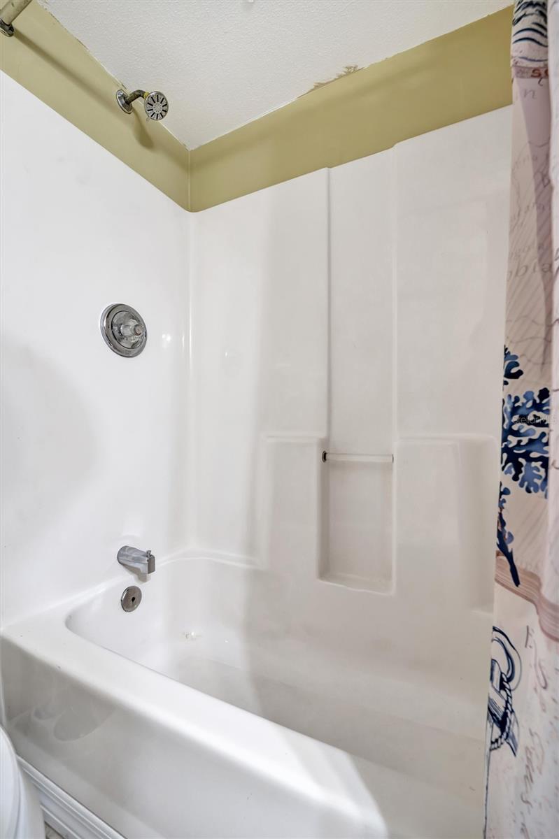 Image 39 of 41 For 5061 Placida Road A