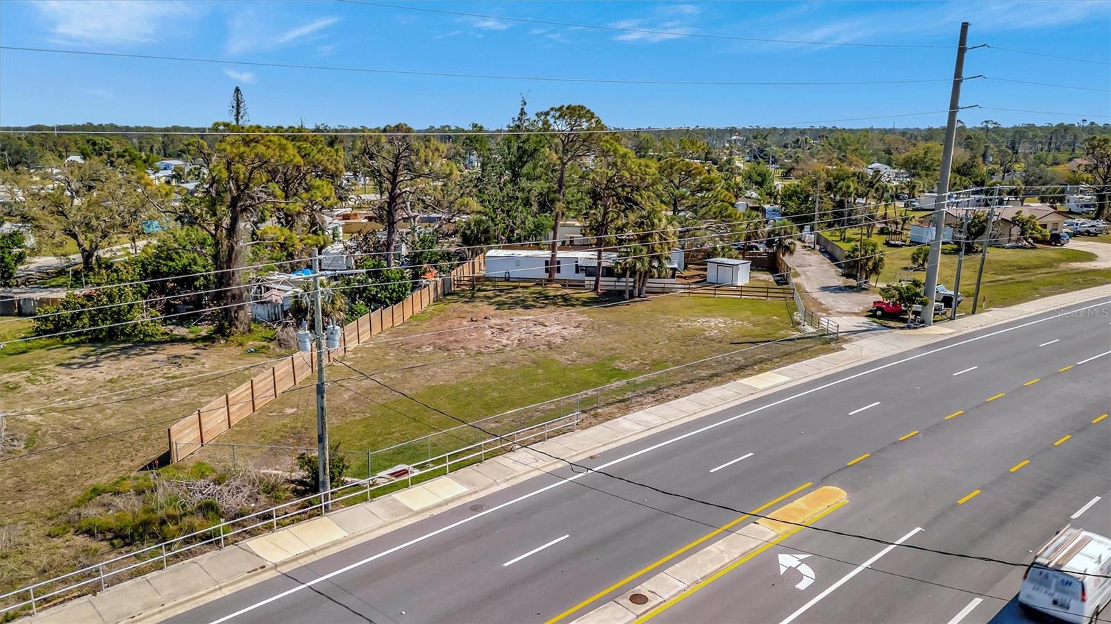 Image 4 of 41 For 5061 Placida Road A