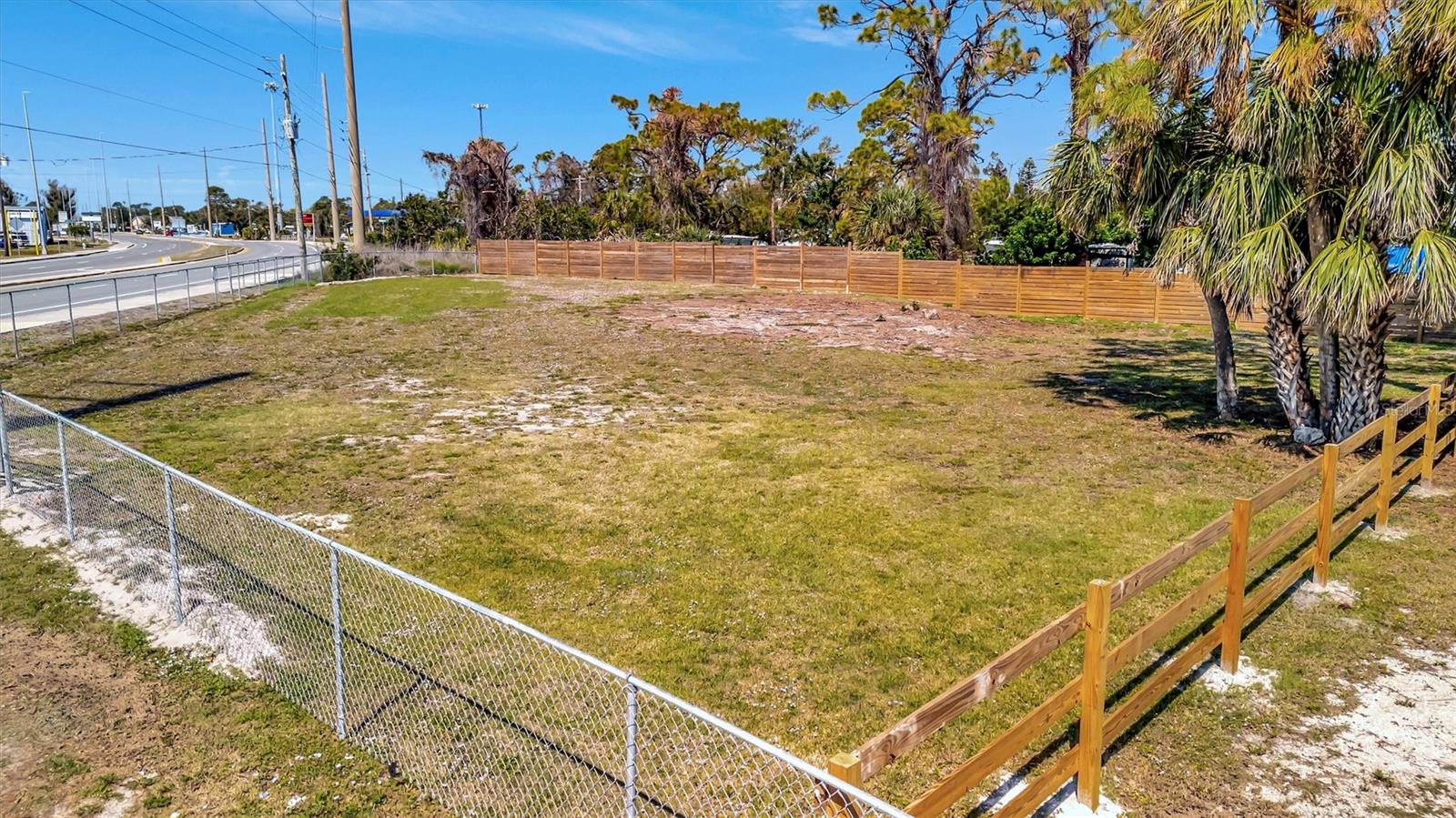Image 7 of 41 For 5061 Placida Road A