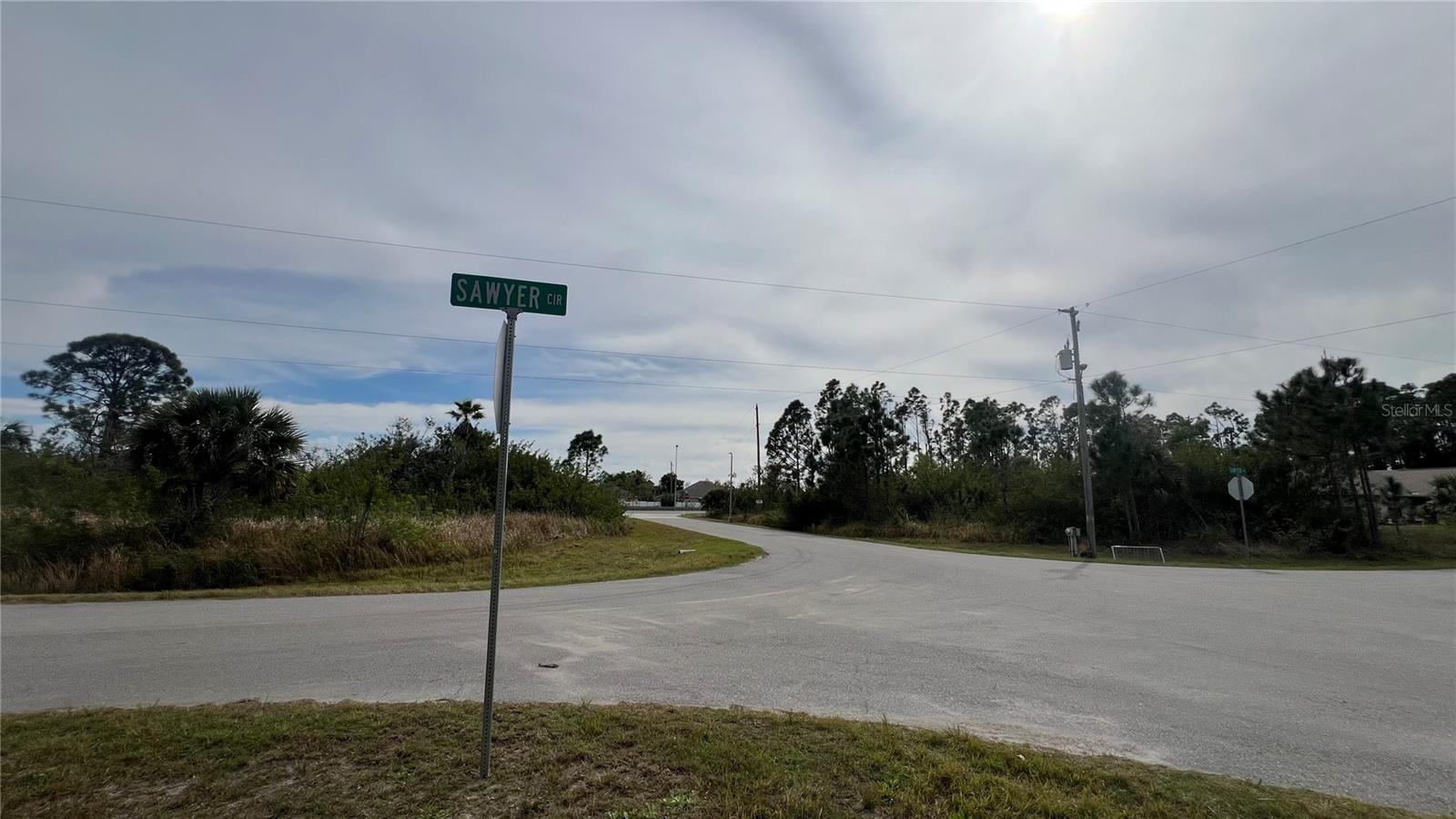 Image 5 of 5 For Sawyer Circle