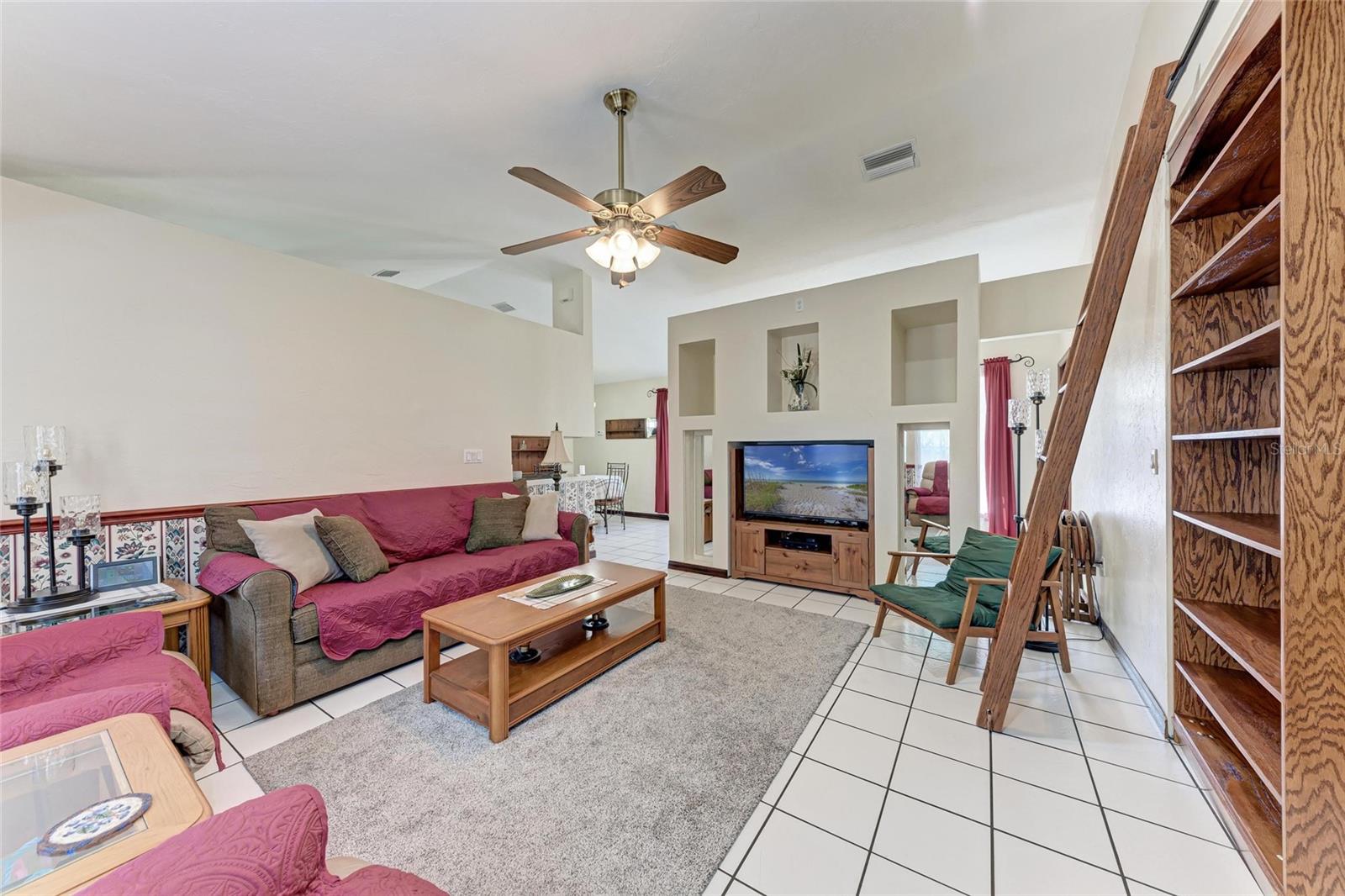 Image 18 of 47 For 1302 5th Street W