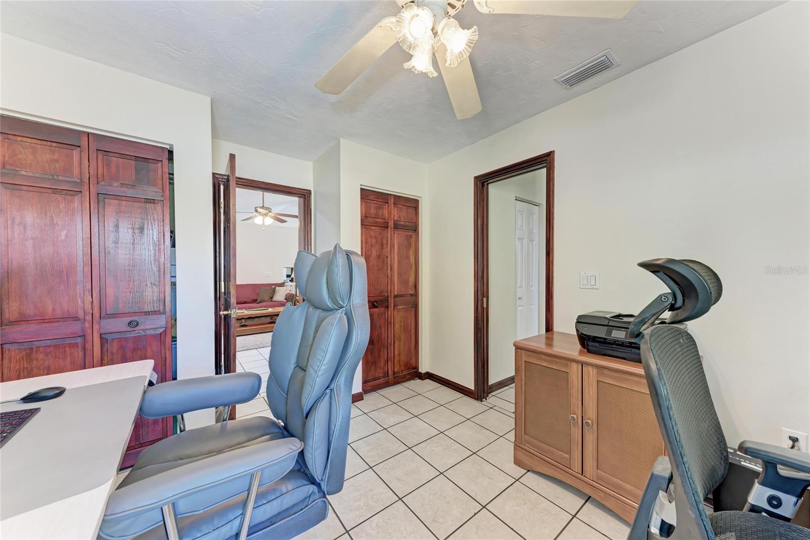 Image 27 of 47 For 1302 5th Street W