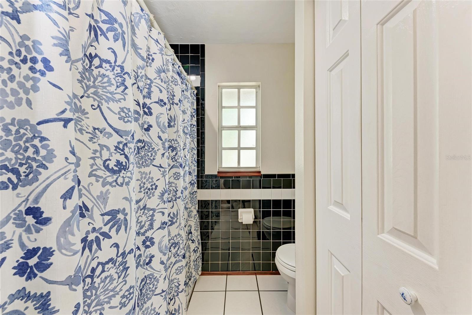 Image 31 of 47 For 1302 5th Street W