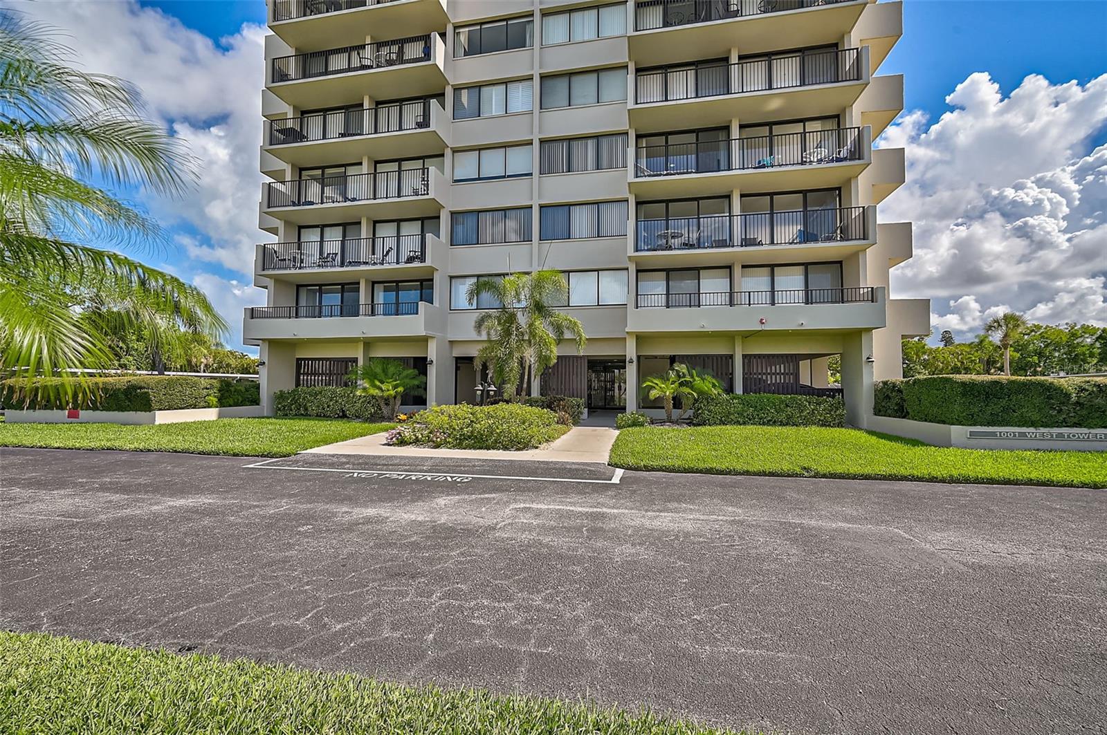 Image 2 of 40 For 1001 Beach Road A203