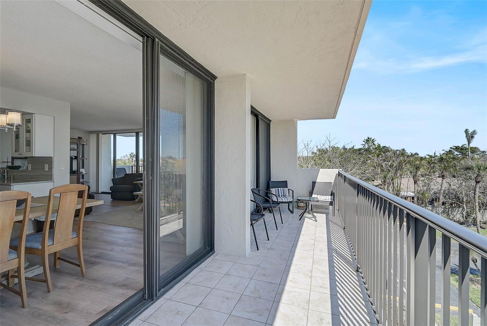 Image 21 of 40 For 1001 Beach Road A203