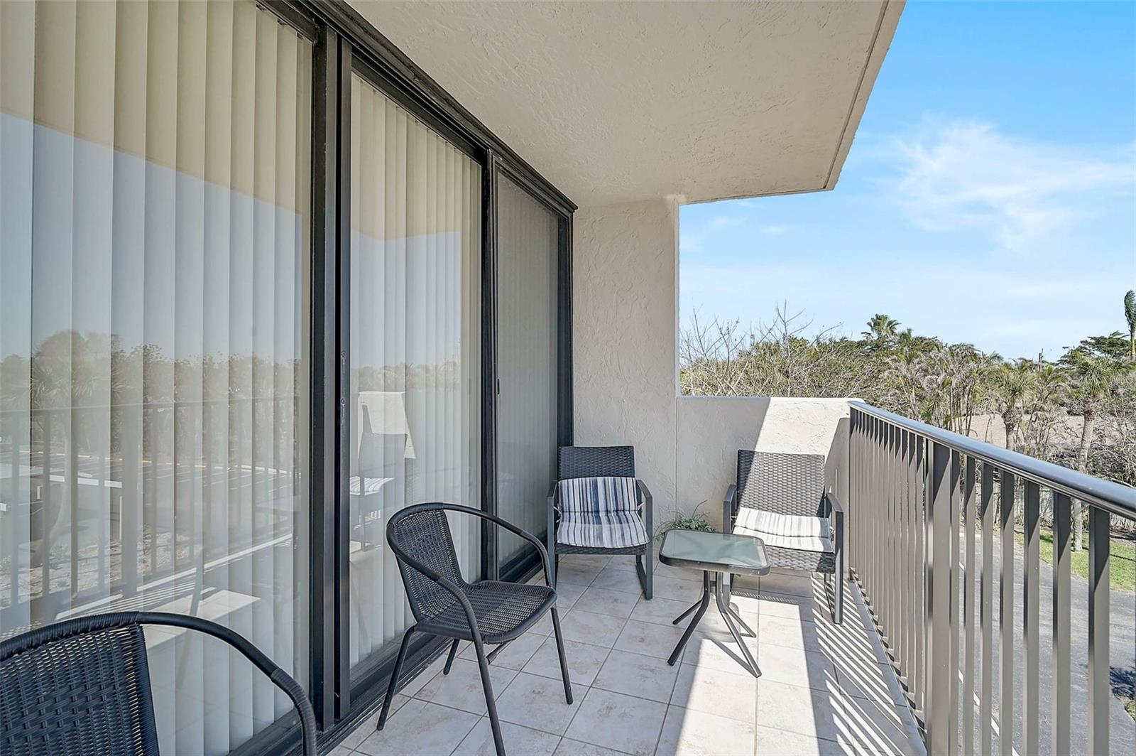 Image 24 of 40 For 1001 Beach Road A203