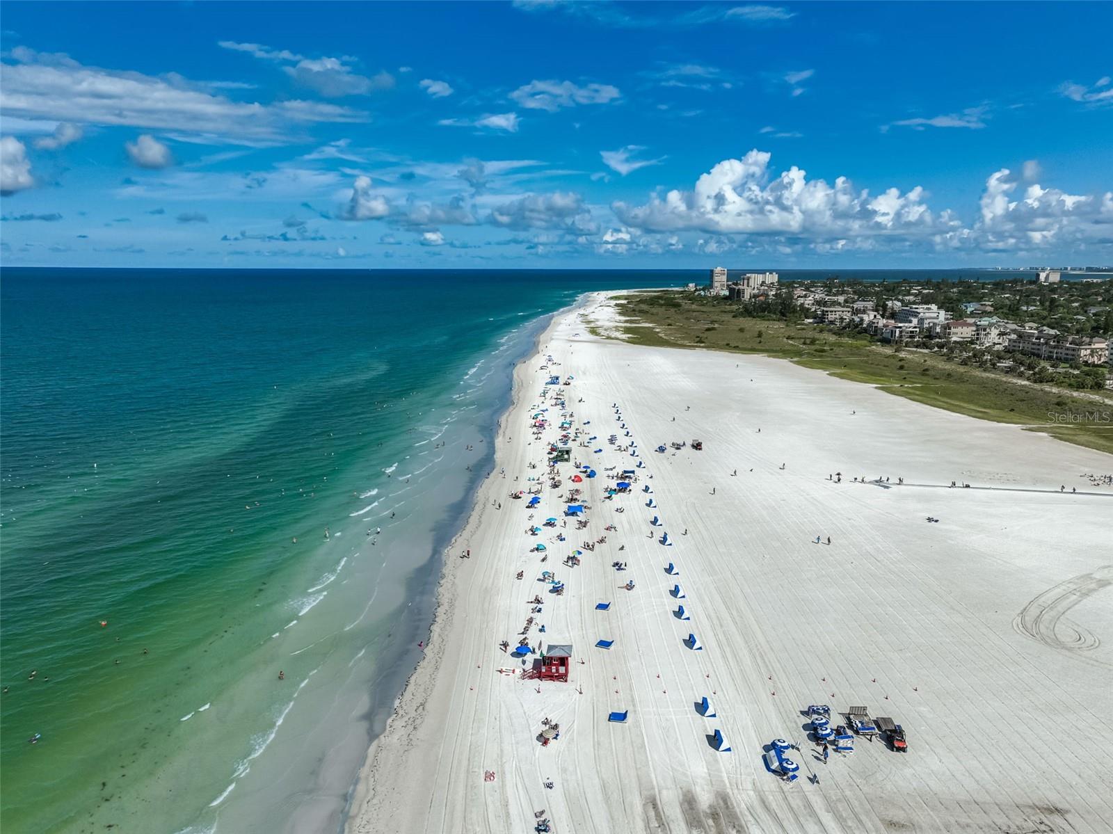 Image 32 of 40 For 1001 Beach Road A203