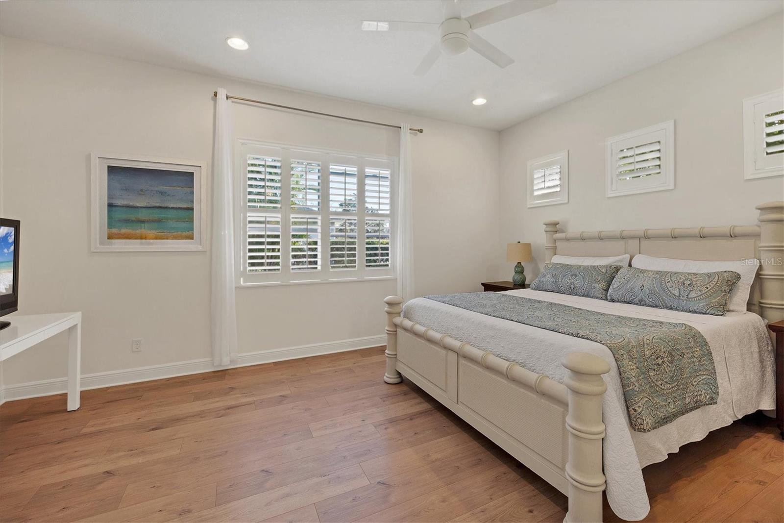 Image 32 of 67 For 4623 Claremont Park Drive