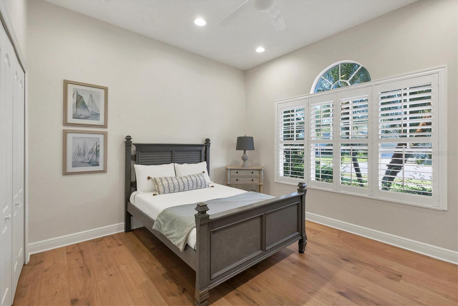 Image 37 of 67 For 4623 Claremont Park Drive