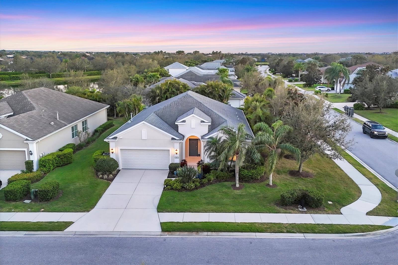 Image 4 of 67 For 4623 Claremont Park Drive
