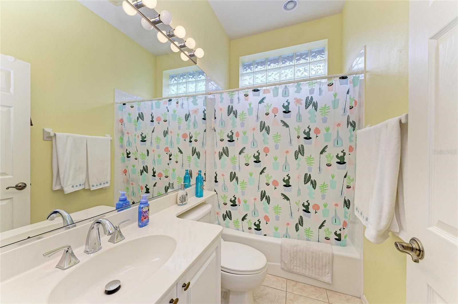 Image 33 of 100 For 8782 49th Terrace E
