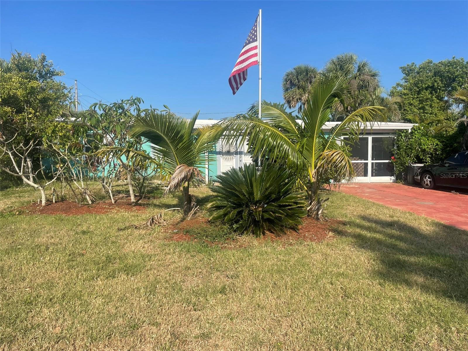 Image 2 of 26 For 540 Palmetto Drive Ne