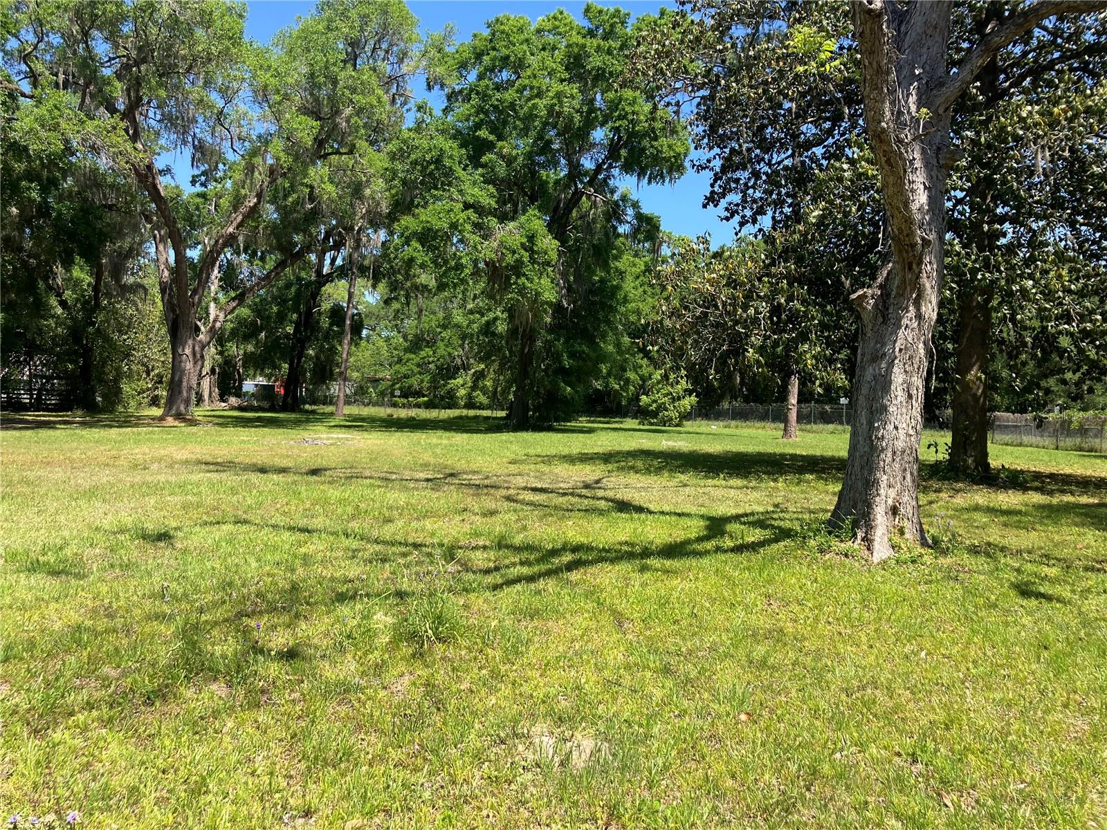 Image 4 of 5 For 13706 147th Avenue