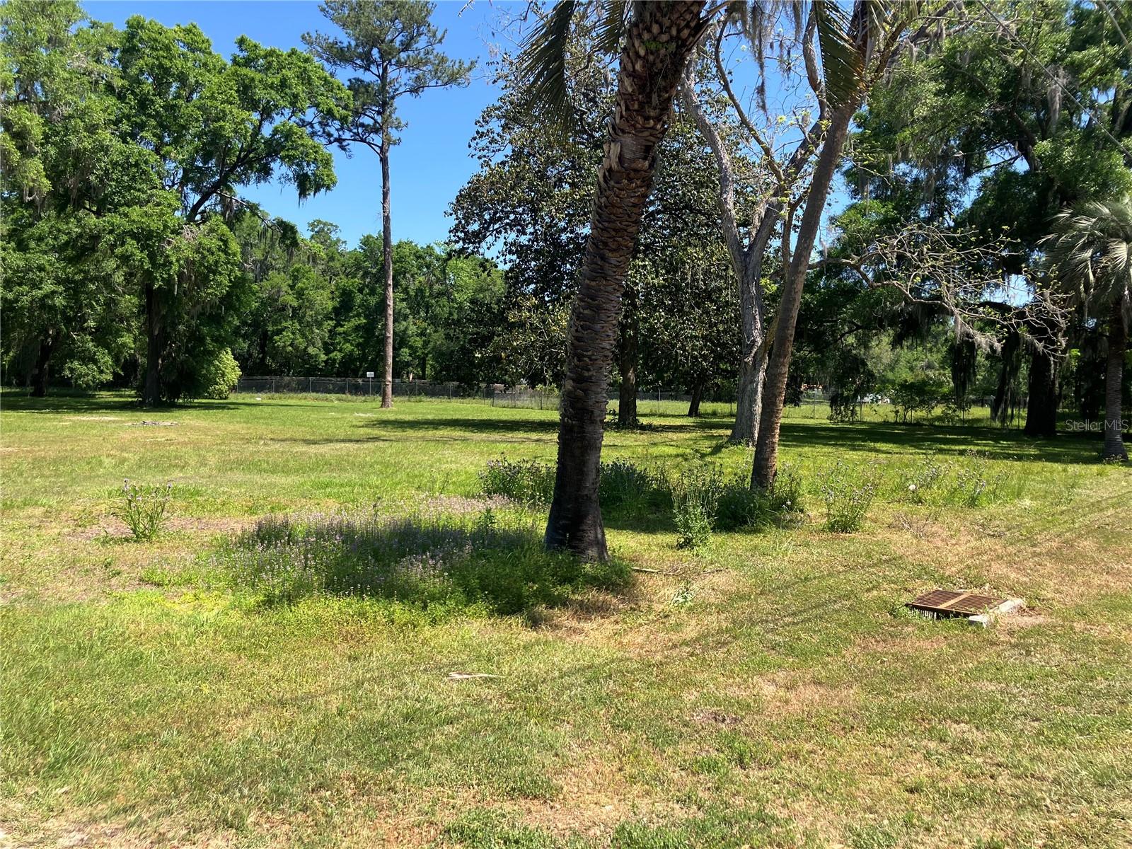 Image 4 of 6 For 13706 147th Avenue