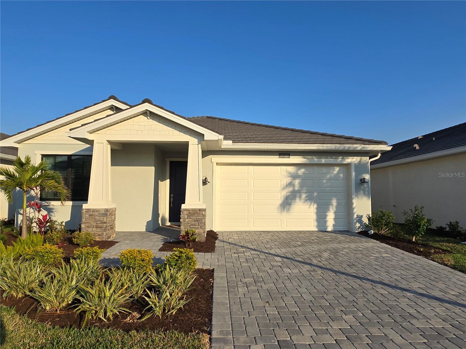 Details for 18500 Midsummer Place, VENICE, FL 34293