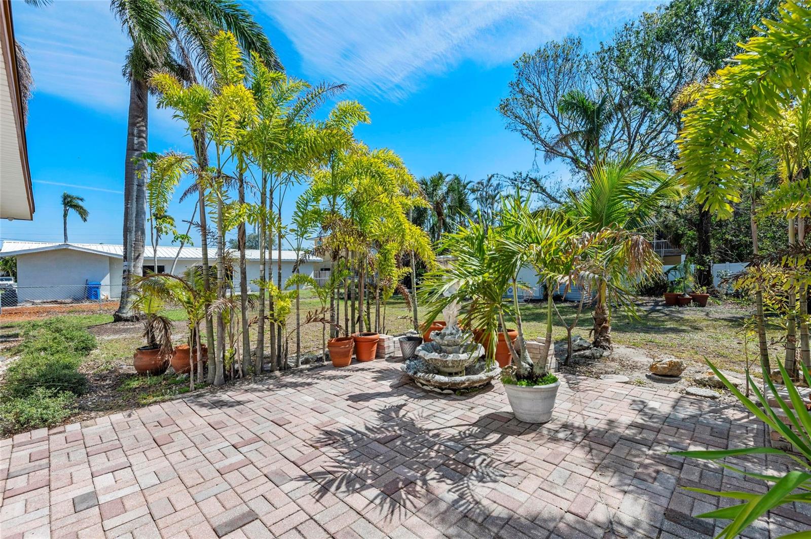 Image 50 of 73 For 2014 Riverside Drive E