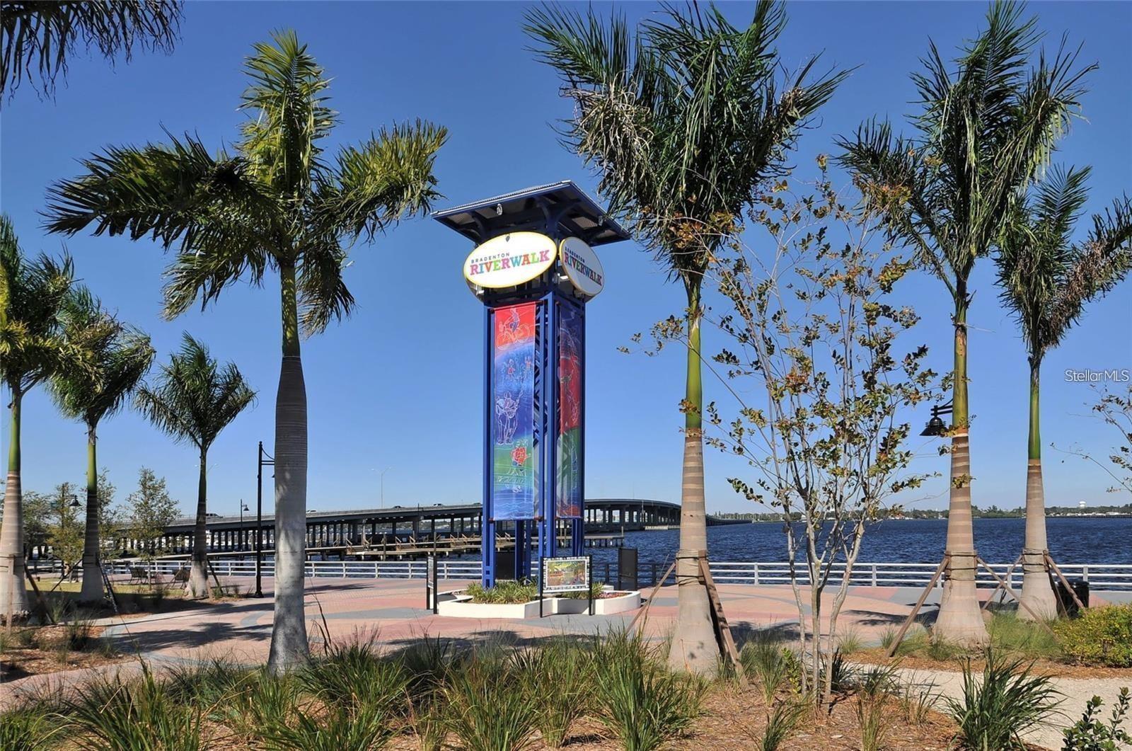 Image 59 of 73 For 2014 Riverside Drive E