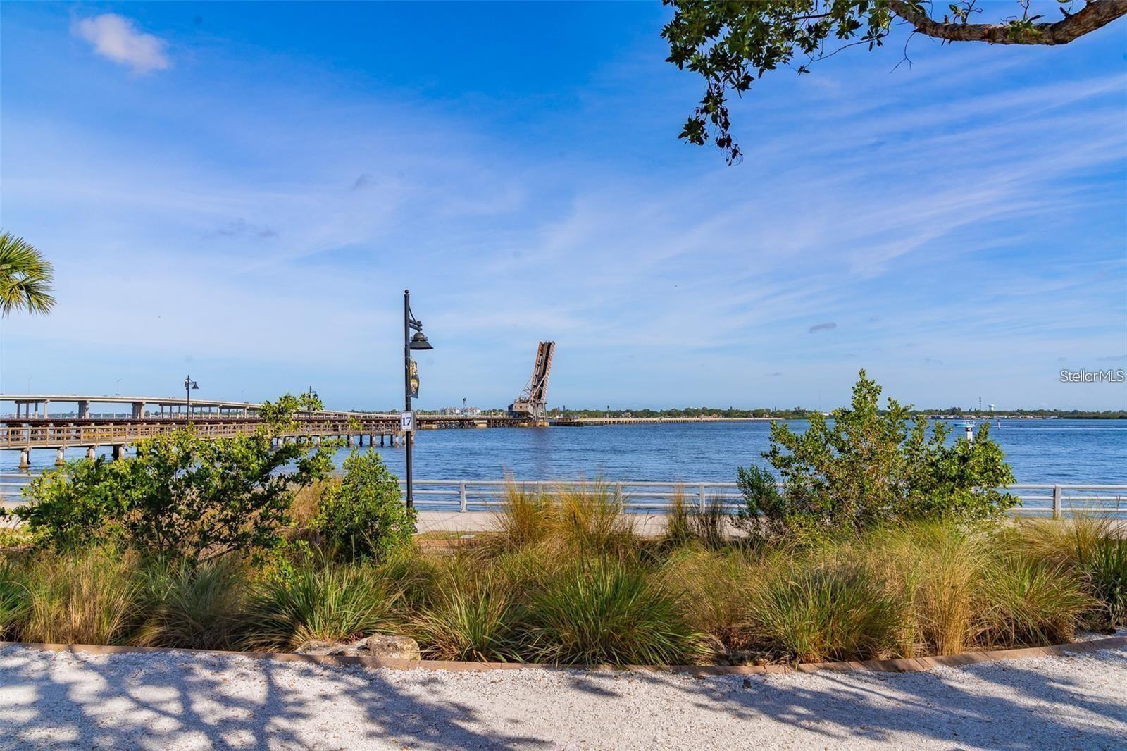 Image 66 of 73 For 2014 Riverside Drive E