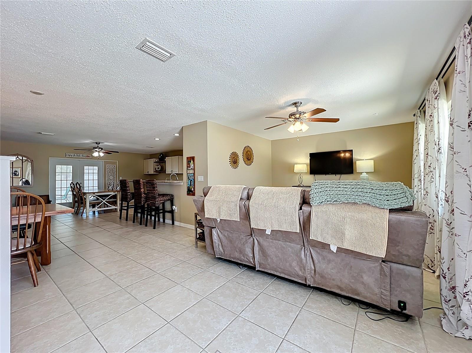 Image 10 of 65 For 4120 Shamrock Drive