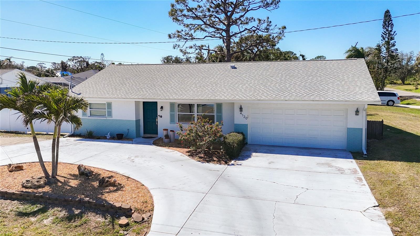 Image 4 of 65 For 4120 Shamrock Drive